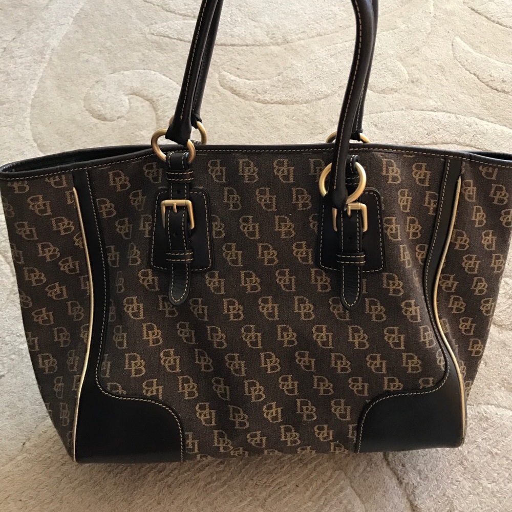 Dooney & Burke classic tote